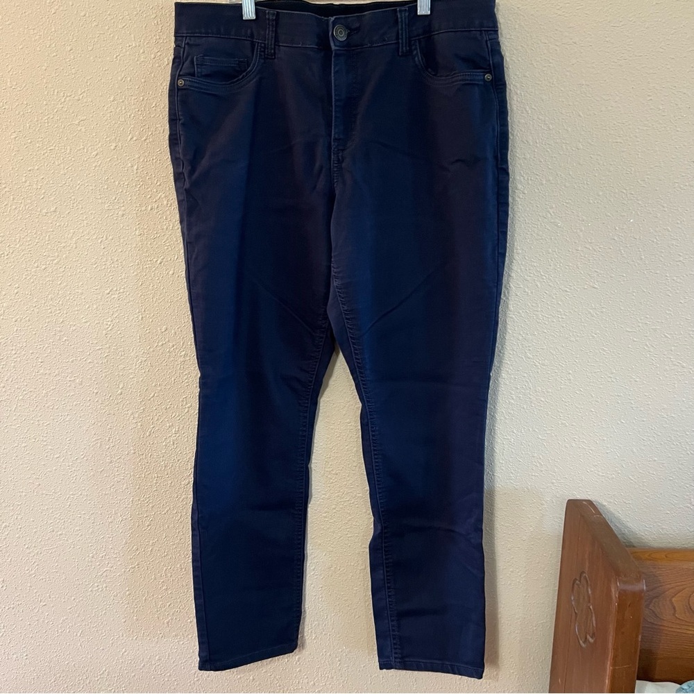 Liz Claiborne Women's Sara Slim Leg Mid Rise Dark Blue Pants Size 14